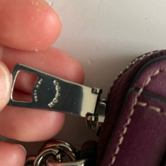 Coach wristlet mini wallet with silver chain. Purple with floral print - Picture 4 of 5